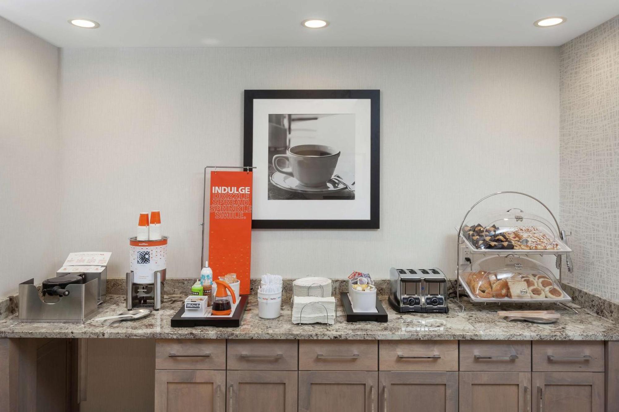 Hampton Inn & Suites Rocky Hill - Hartford South Экстерьер фото